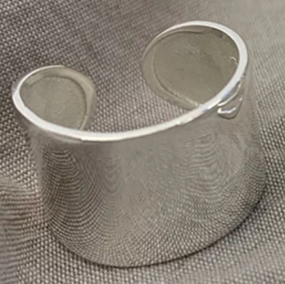 Silver ring - Picture 2 of 3